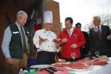 Aníbal Ariztía, Director Nacional del SAG; Heinz Wurth, chef de Culinary; y Álvaro Cruzat, Ministro(s) de Agricultura 