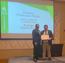 Jefe División de Protección Agrícola, Forestal y Semillas recibe importante reconocimiento del Colegio de Ingenieros Agrónomos de Chile